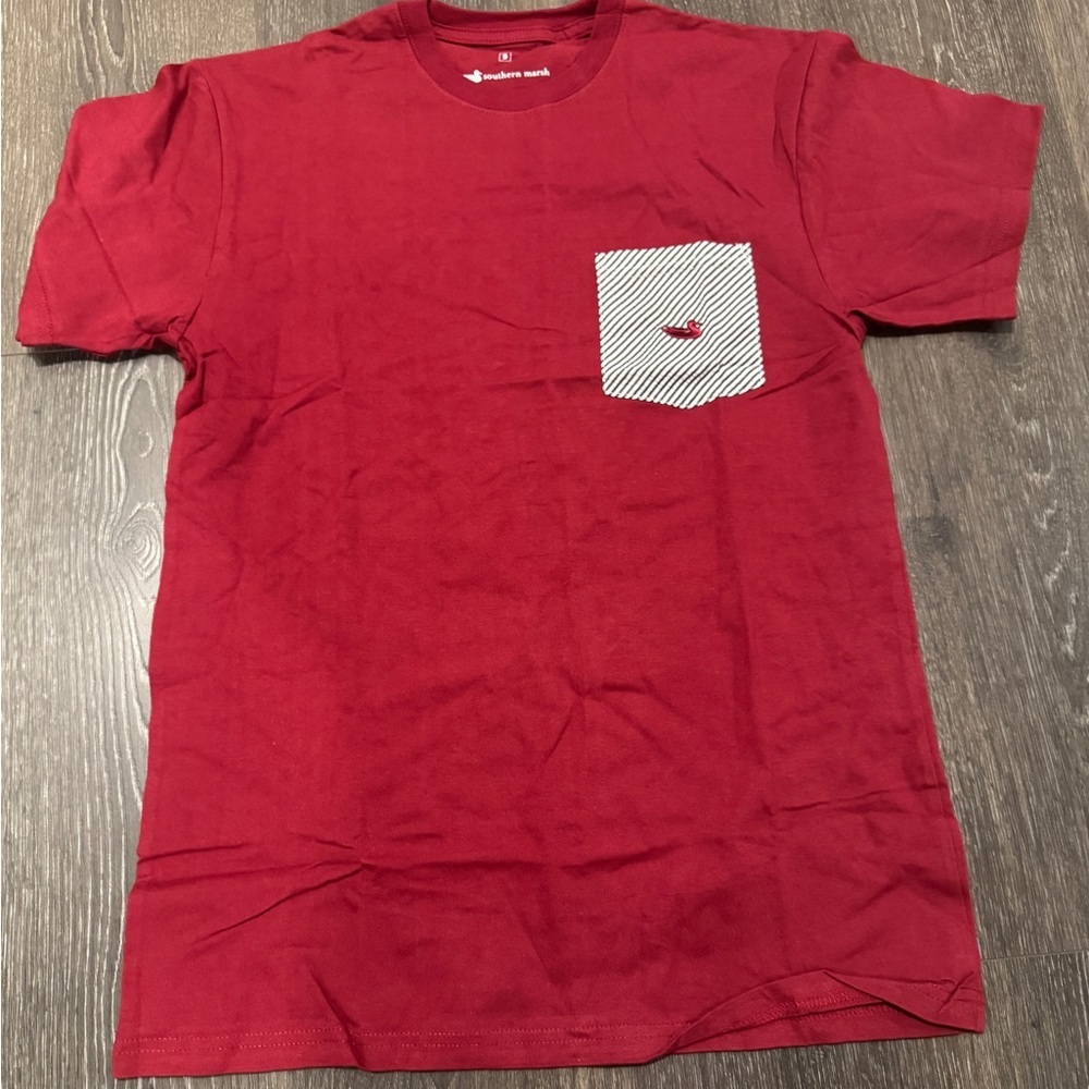 NWT-Southern Marsh Red Short Sleeve Tee with Pocket-Small